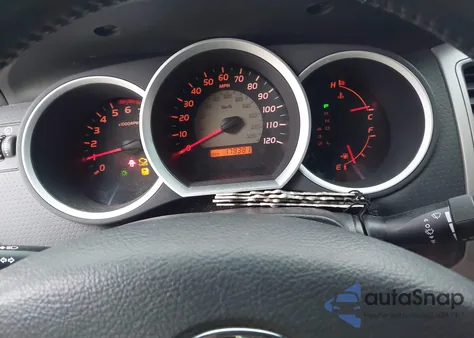 2010 Toyota Tacoma Prerunner V6 z USA, uszkodzony, nr VIN 3TMJU4GNXAM101322